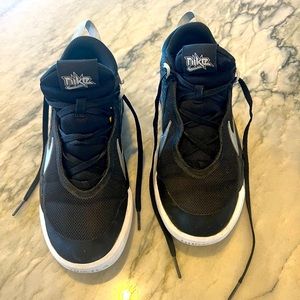 Nike Flex Runner 2 size 5y